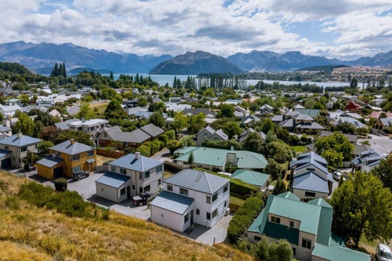 Photo of property in 77b Meadowstone Drive, Wanaka, 9305