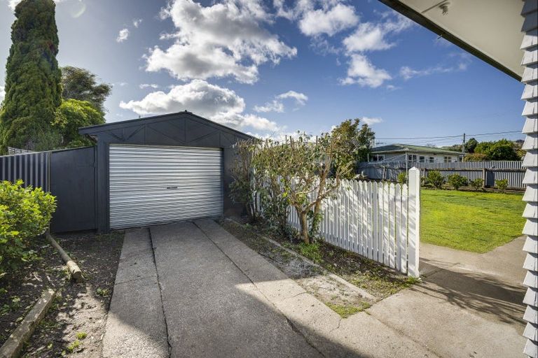 Photo of property in 1 Palmerston Road, Havelock North, 4130