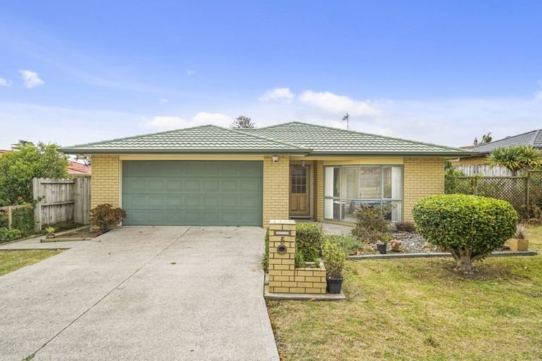 Photo of property in 5 Harobed Place, Weymouth, Auckland, 2103