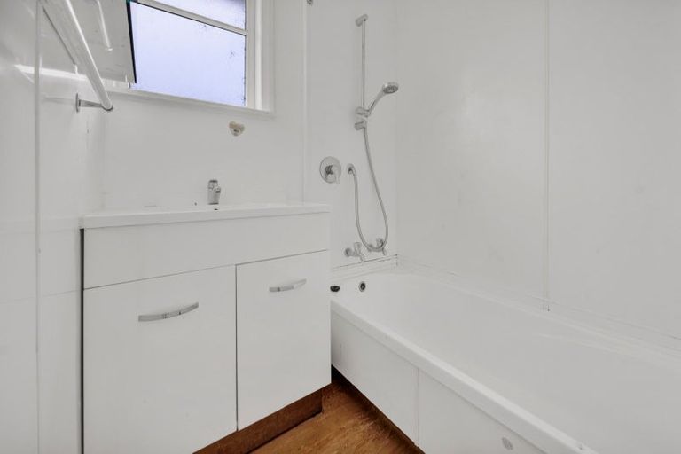 Photo of property in 61 Parsons Street, Frankleigh Park, New Plymouth, 4310