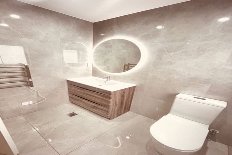 Photo of property in 4/2 Smiths Avenue, Papakura, 2110