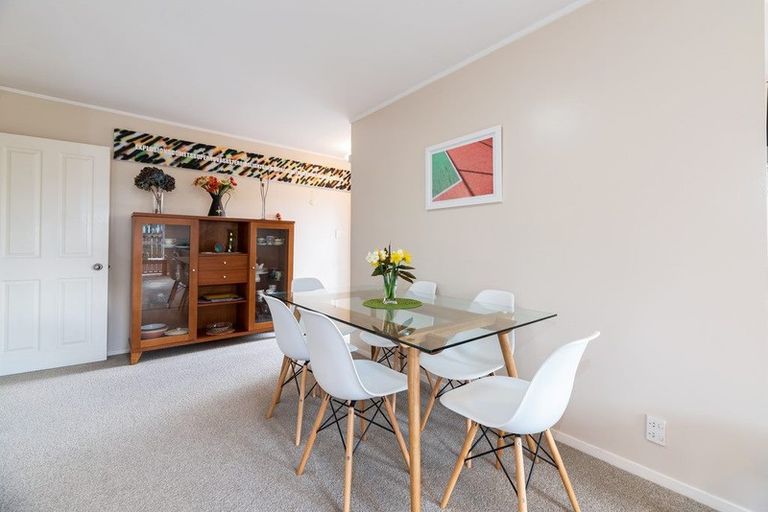 Photo of property in 2/39 Mcleod Road, Henderson, Auckland, 0612