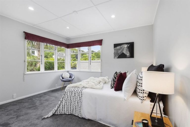 Photo of property in 11 Warwick Street, Wilton, Wellington, 6012