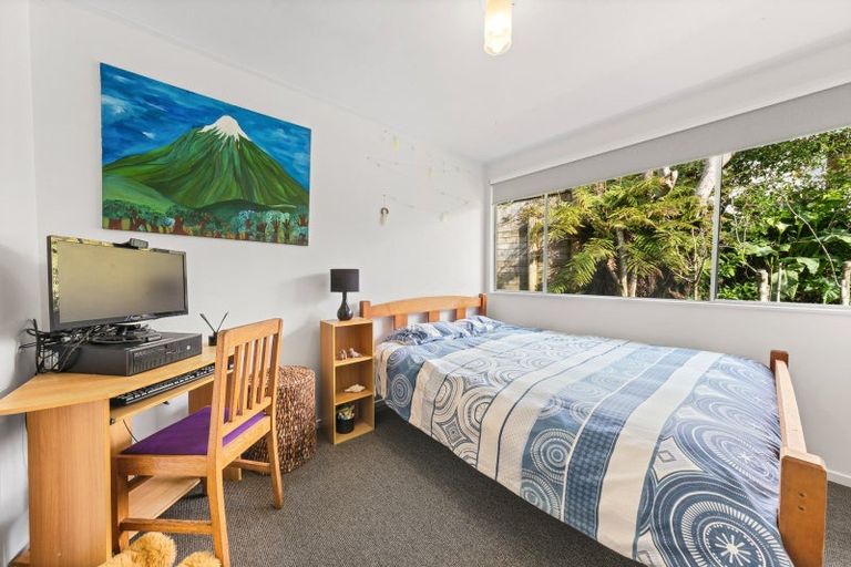 Photo of property in 15 Curtis Street, Okato, 4335