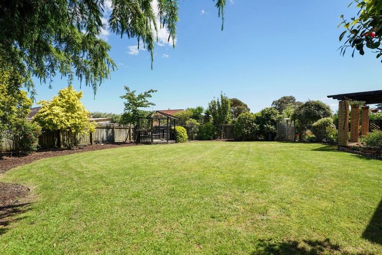 Photo of property in 5 Chilton Drive, Paraparaumu, 5032