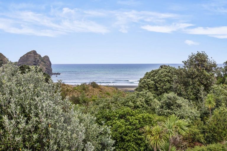 Photo of property in 19 Beach Valley Road, Piha, New Lynn, 0772