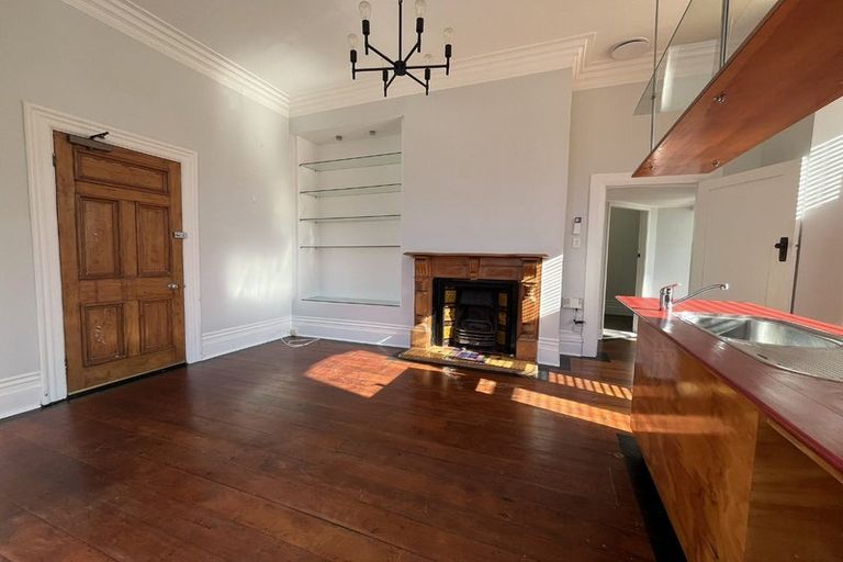 Photo of property in 24 Majoribanks Street, Mount Victoria, Wellington, 6011