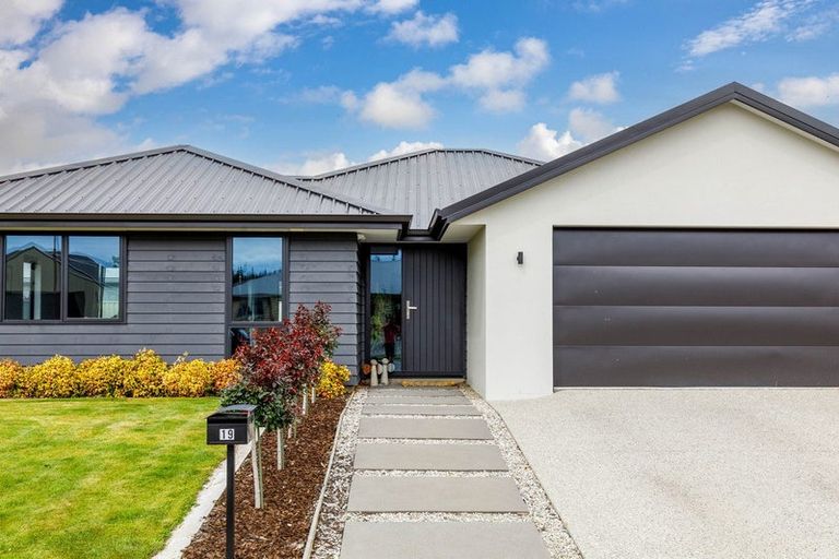 Photo of property in 19 Henderson Drive, Alexandra, 9320