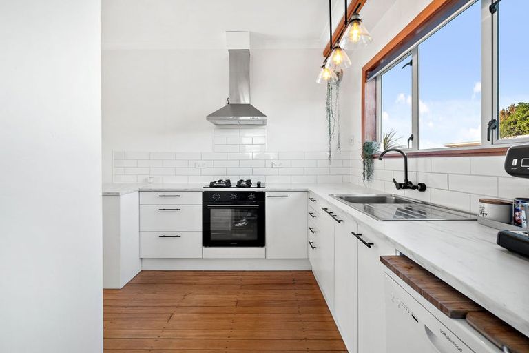 Photo of property in 8 Cameron Road, Te Puke, 3119