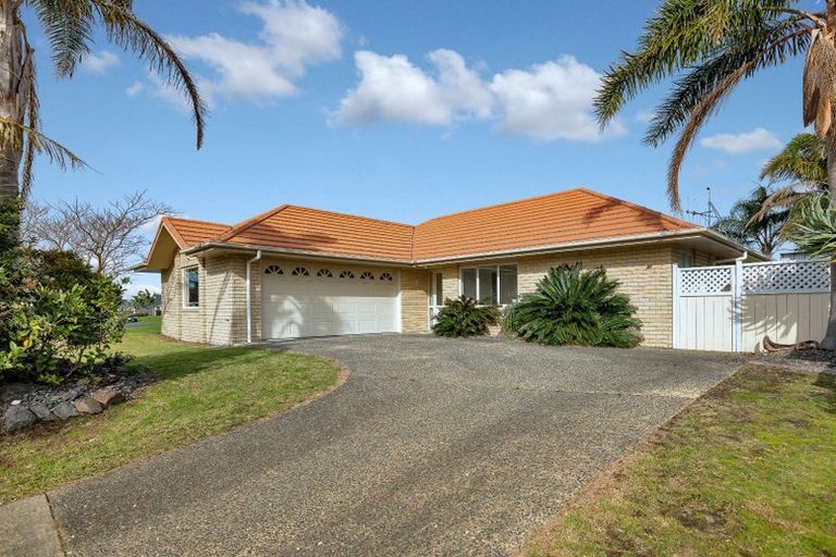Photo of property in 1 Barbados Way, One Tree Point, 0118