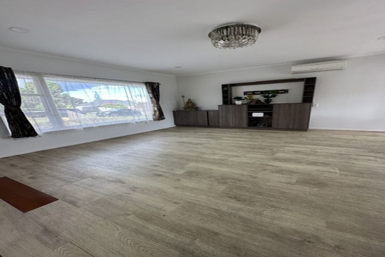 Photo of property in 19 Camelot Place, Glenfield, Auckland, 0629