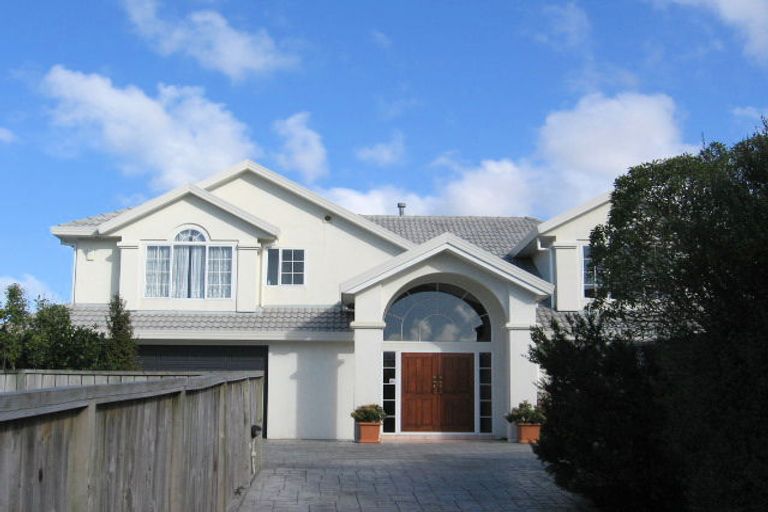 Photo of property in 5 Corsham Grove, Churton Park, Wellington, 6037