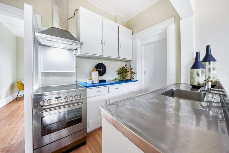 Photo of property in 73 Rimu Street, New Lynn, Auckland, 0600