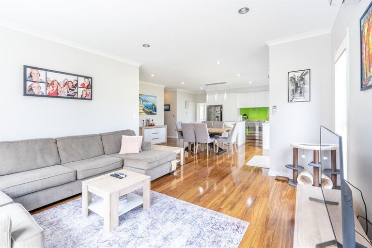 Photo of property in 8 Kohia Way, Huapai, Kumeu, 0810