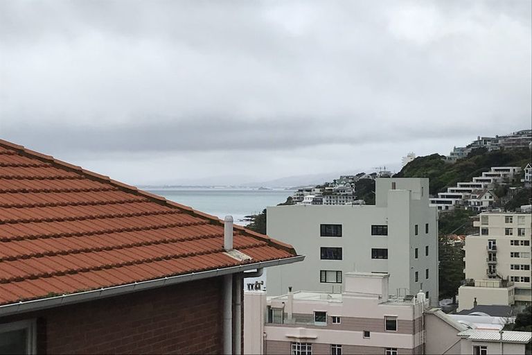 Photo of property in 1/18 Oriental Terrace, Oriental Bay, Wellington, 6011