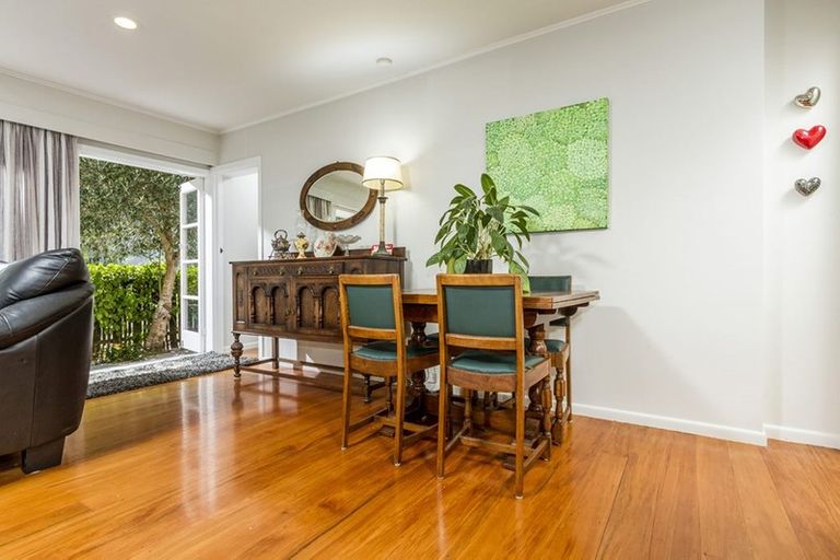 Photo of property in 120a Vauxhall Road, Narrow Neck, Auckland, 0624