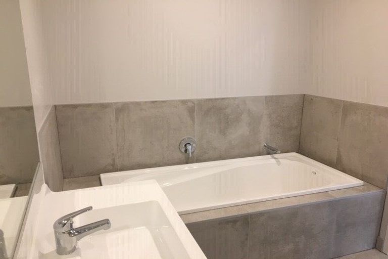 Photo of property in 5 Seafarer Crescent, Stanmore Bay, Whangaparaoa, 0932