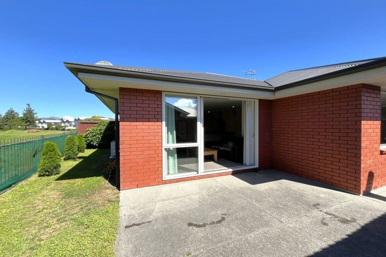 Photo of property in 18 Date Crescent, Aidanfield, Christchurch, 8025