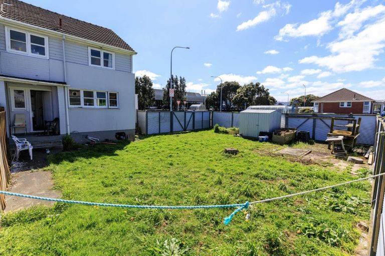 Photo of property in 4/87 Cambridge Terrace, Waterloo, Lower Hutt, 5011