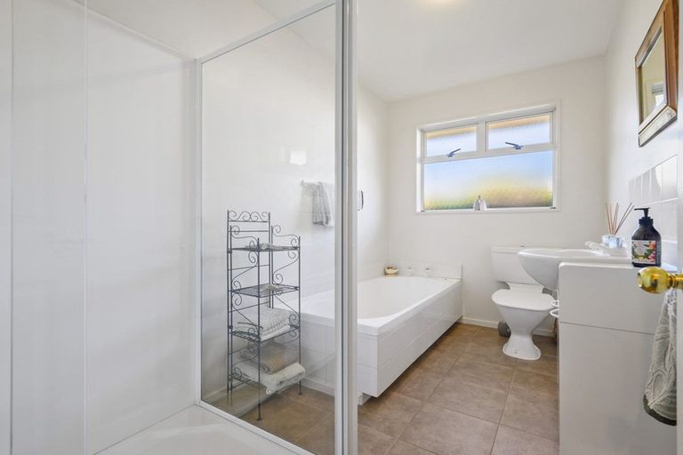 Photo of property in 105a Somerfield Street, Somerfield, Christchurch, 8024