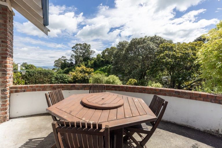 Photo of property in 60 Milton Road, Bluff Hill, Napier, 4110