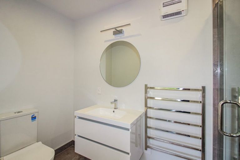 Photo of property in 1/7 Grays Road, Plimmerton, Porirua, 5026