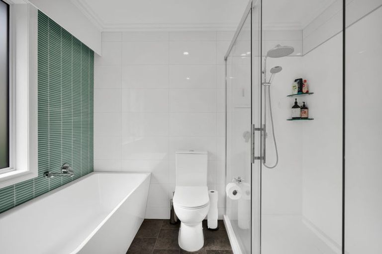 Photo of property in 218 Henwood Road, Paraite, New Plymouth, 4372