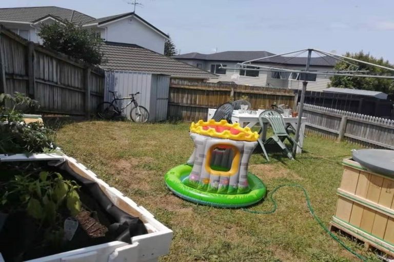 Photo of property in 1/31 Becroft Drive, Forrest Hill, Auckland, 0620