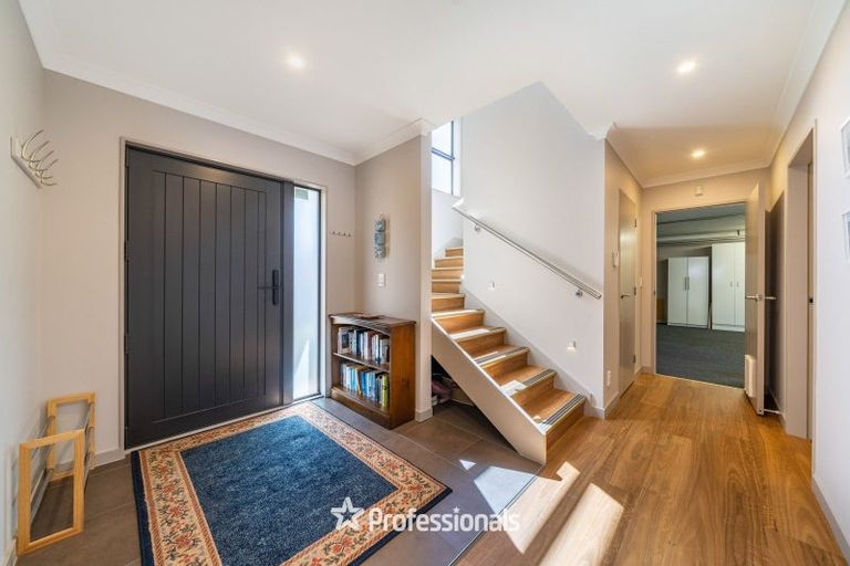 Photo of property in 8a Glen Iris Grove, Woburn, Lower Hutt, 5010