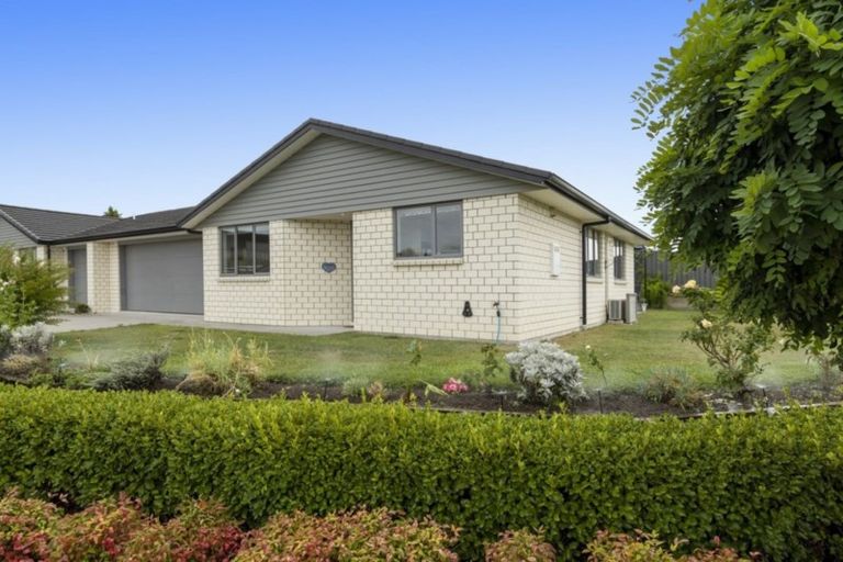 Photo of property in Waterview Estate, 86/4 Greystone Place, Omokoroa, 3114