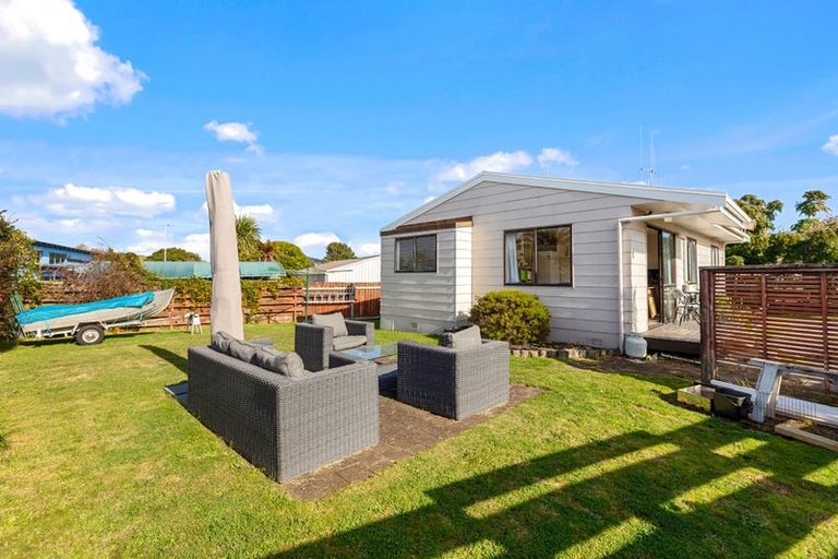 Photo of property in 4d Kimber Grove, Papamoa Beach, Papamoa, 3118