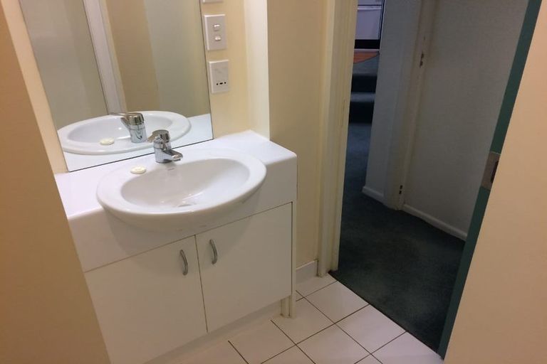 Photo of property in Terrace Garden Apartments, 6d/120 The Terrace, Wellington Central, Wellington, 6011