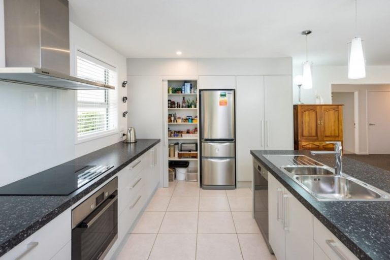 Photo of property in 88 Milton Terrace, Picton, 7220