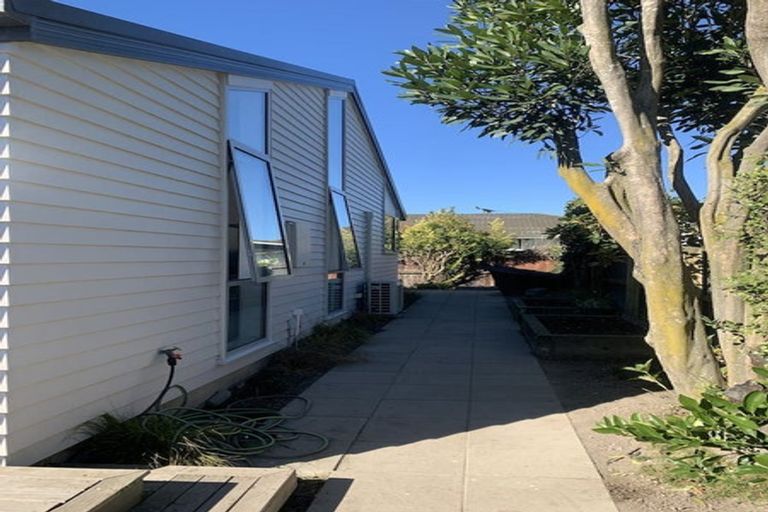 Photo of property in 2/112 Barrington Street, Somerfield, Christchurch, 8024