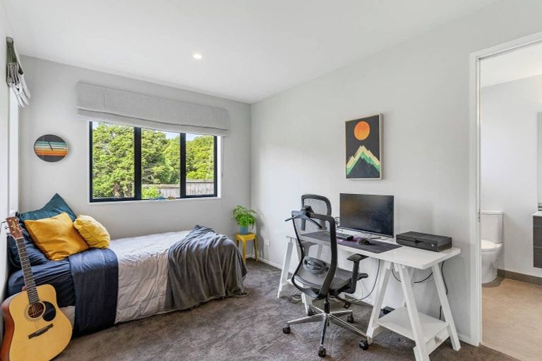 Photo of property in 19 Kahika Grove, Huapai, Kumeu, 0810