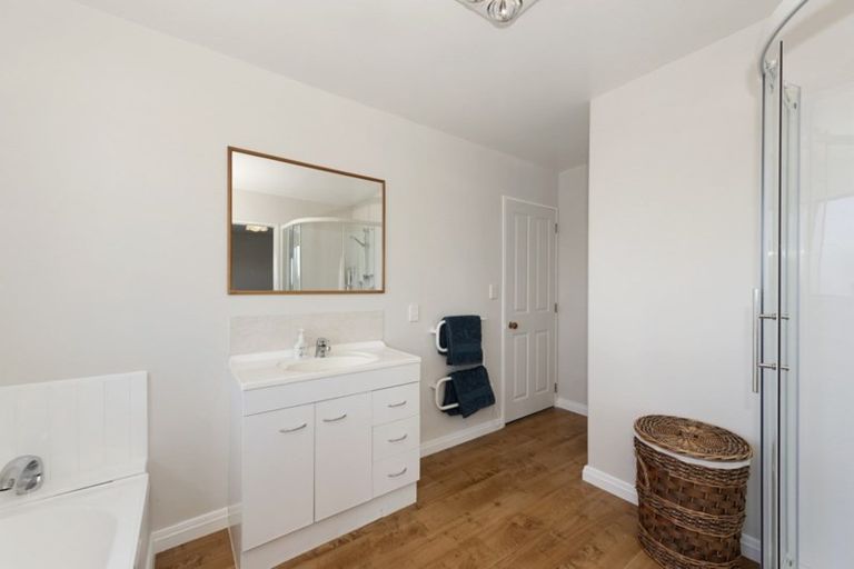 Photo of property in 57 Forest Lake Road, Forest Lake, Hamilton, 3200