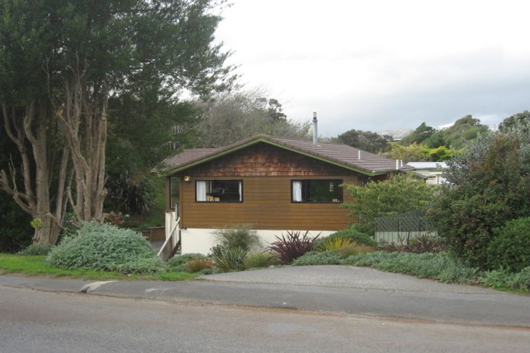 Photo of property in 110 Renown Road, Raumati South, Paraparaumu, 5032