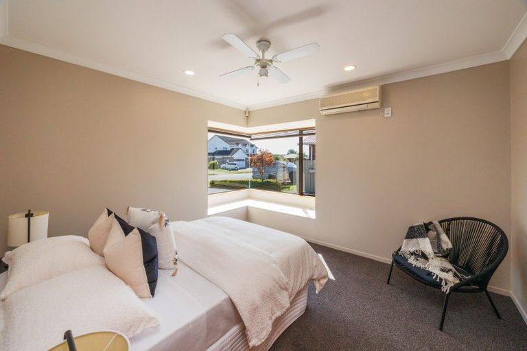 Photo of property in 7 Rosebank Avenue, Kelvin Grove, Palmerston North, 4414