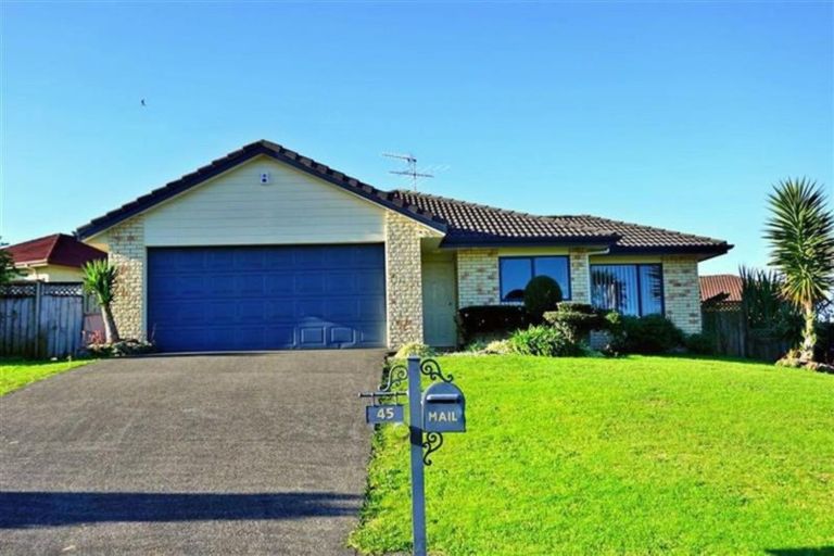 Photo of property in 45 Magic Way, Randwick Park, Auckland, 2105