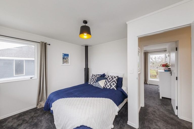 Photo of property in 23b Pahiatua Street, Hokowhitu, Palmerston North, 4410