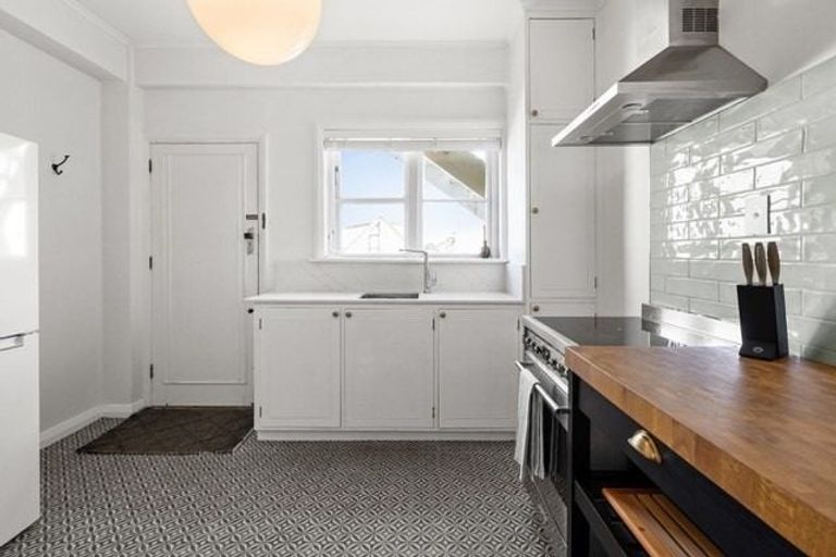 Photo of property in 4/541 Marine Parade, Napier South, Napier, 4110