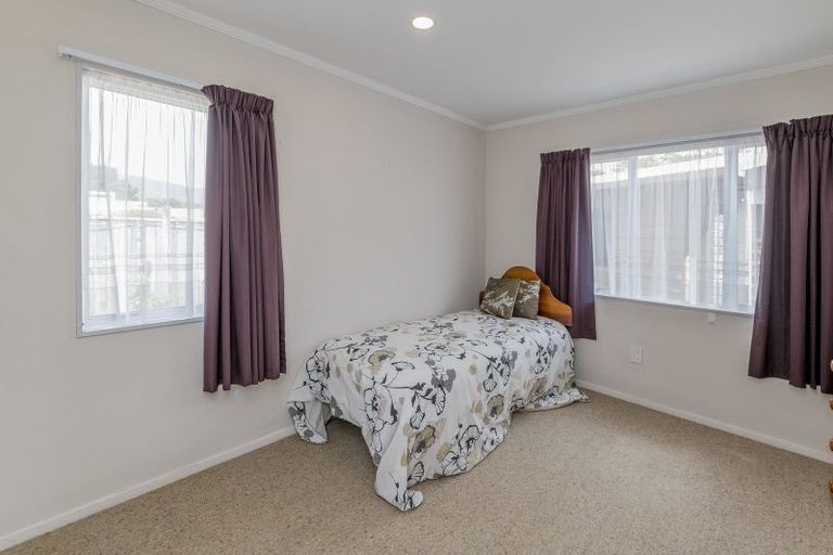 Photo of property in 23 Tobys Way, Waikanae Beach, Waikanae, 5036