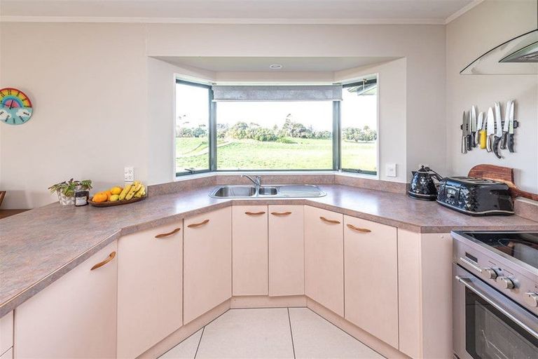 Photo of property in 15 Rangitatau Road West, Pakaraka, Wanganui, 4574
