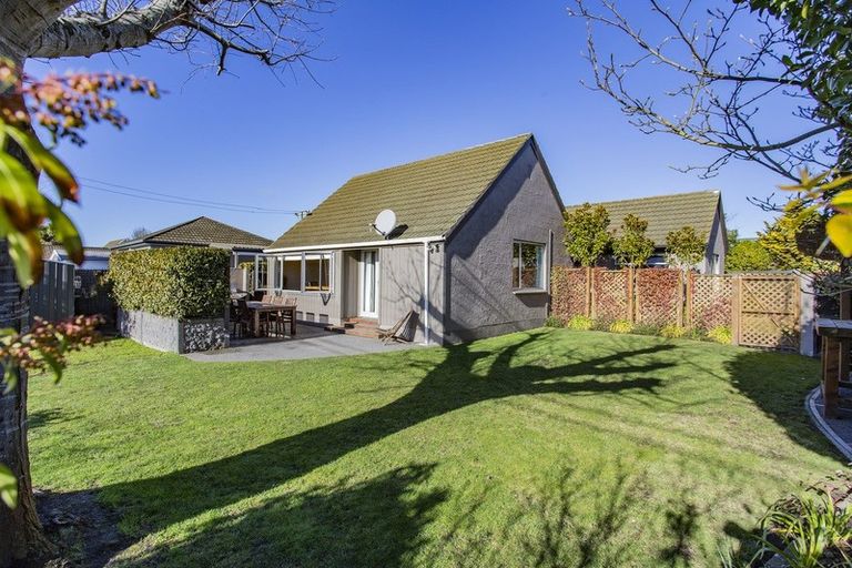 Photo of property in 34 Connemara Drive, Northwood, Christchurch, 8051