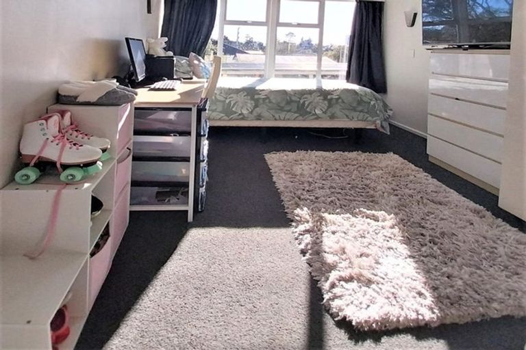 Photo of property in 3 Ambler Avenue, Glen Eden, Auckland, 0602