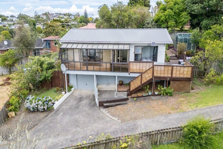 Photo of property in 2/48 Hogans Road, Glenfield, Auckland, 0629