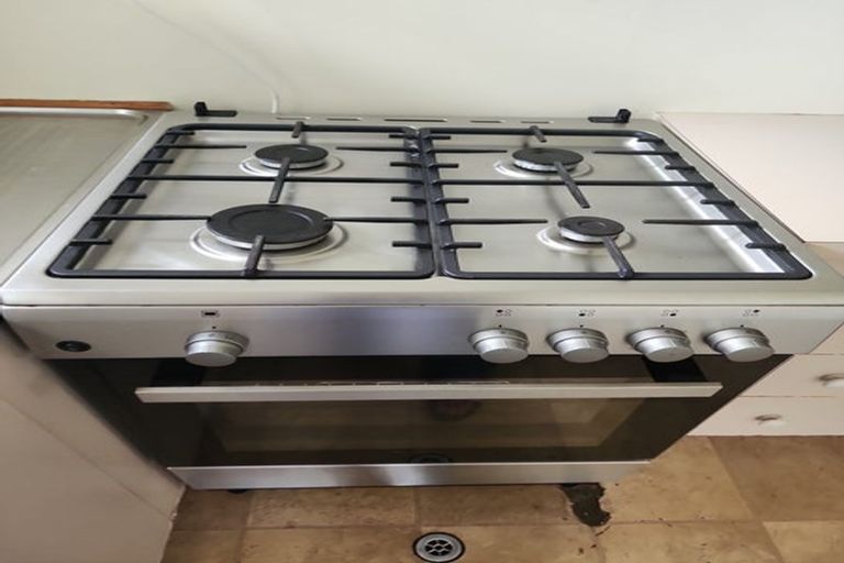 Photo of property in 22 Shortland Street, Regent, Whangarei, 0112