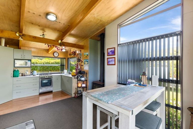 Photo of property in 97 Mowhanau Drive, Kai Iwi, Whanganui, 4574