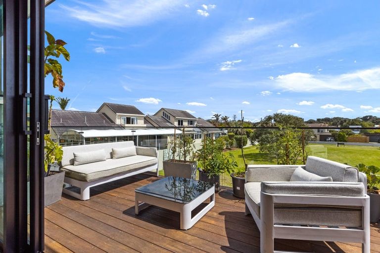 Photo of property in 3a William Bayes Place, Red Beach, 0932