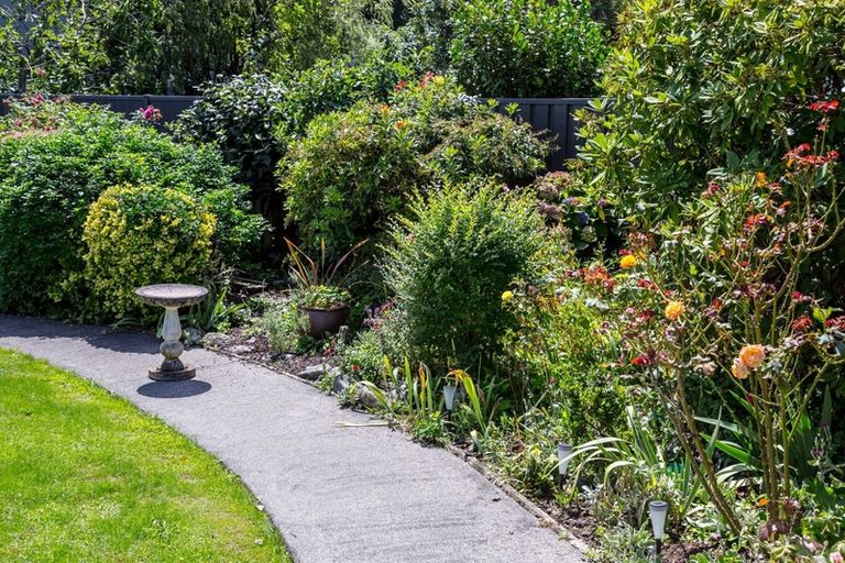 Photo of property in 15 Wood Street, Greytown, 5712